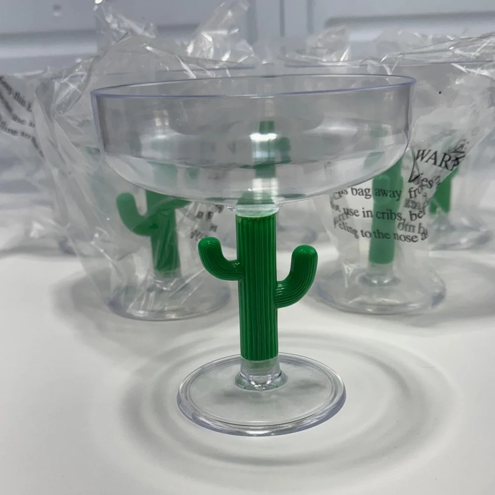 Cactus Stem Plastic Margarita Glasses - Set of 6 w/ Sombrero Straws-NWT